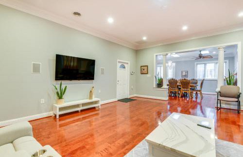 Spacious Home with Tranquil Patio about 29 Mi to DC! - Foto 12