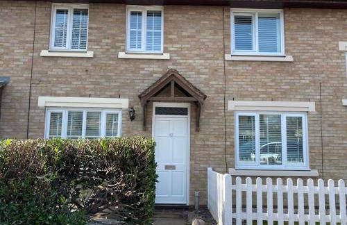 2 Bed House in Hampton - Free parking - Foto 10