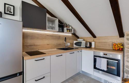 Grandfather's House - Photo 28