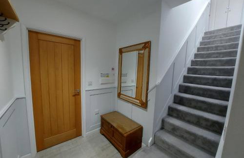 Meadow View Apartments are 2 and 3 bedroomed with private parking - Foto 98