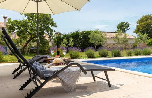 Beautiful Home In Kunj With Wifi - Photo 16