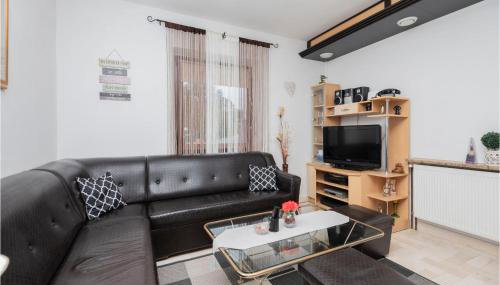 Amazing Home In Mijaca - Foto 3