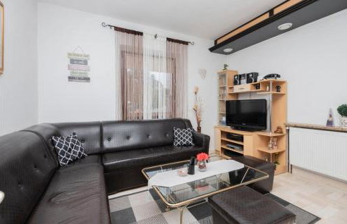 Amazing Home In Mijaca - Photo 3