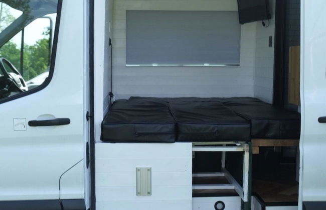 Superb 4 Berth Campervan With Kingsize bed - Foto 12