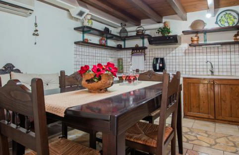 Gioia Traditional House - Photo 10