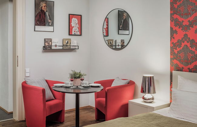 4 Arts Apartments by Adrez Living - Photo 16