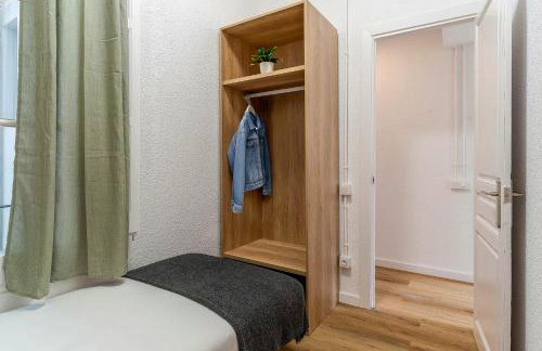 AB Poble Sec - Plaza España - Foto 38