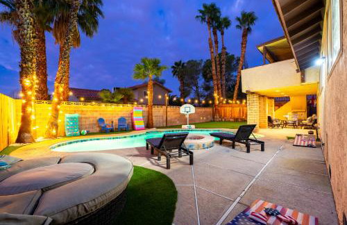 Strip-side Villa Pool, Mini Golf, Casino games - Foto 1