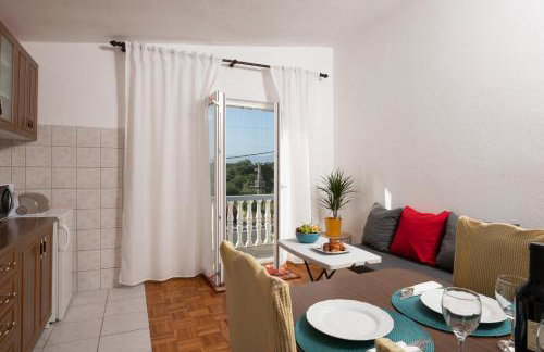 Marina's Apartments - Photo 4