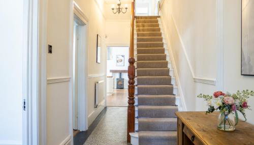 5 Bed Seaside Property with Garden , Parking and Games Room - Foto 3