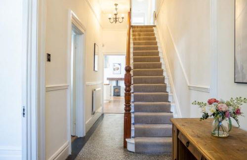 5 Bed Seaside Property with Garden , Parking and Games Room - Foto 3