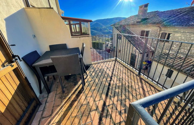 Vicolo - Sleeps 5 With air Con, Wifi, Balcony for Dining and Pool - Photo 63