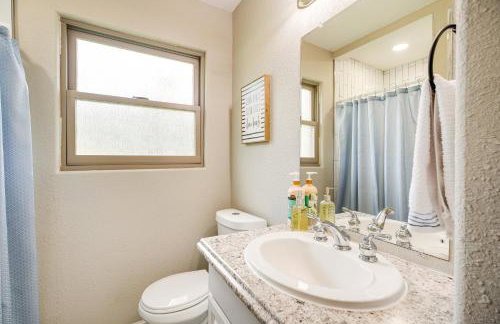 Spacious Yard Pet-Friendly Home in San Antonio! - Foto 14