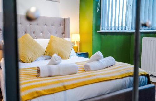 The Lyme Lounge - Contemporary & Stylish 3BR Home - Sleeps 7 with Parking & Wi-Fi - Perfect For Business or Work Stays - By Parydise Properties - Foto 11