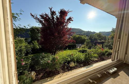 Lautertal Panorama-Suite - Kingsize-Bett & Badewanne & Dusche - Raucherbereich vor überdachten Terrasse - Rosengarten - Parkplätze 15m entfernt- Naturschutzgebiet vor Haustüre - sehr ruhige Gegend - Self-Checkin - 45qm2 - Foto 2