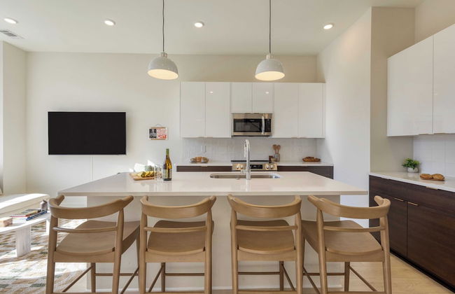 Sleeps 24! 3 Modern 4bdr Townhomes w/ Covered Patios Nashville Group Retreat - Foto 11