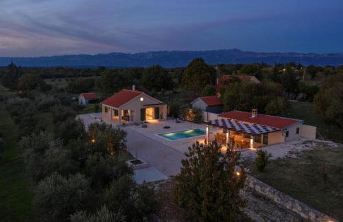 Villa Oliveto with pool - Photo 36