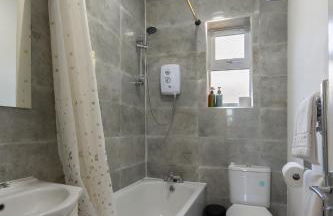 2 Bedroom Flat in the heart of Southend Sleeps 6 - Pass the Keys - Foto 14