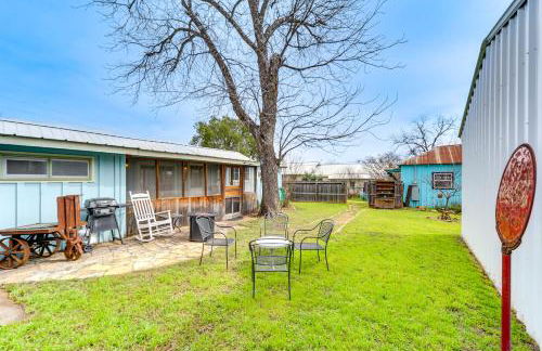 Fifties Diner-Style Llano Home with Shared Fire Pit - Photo 3