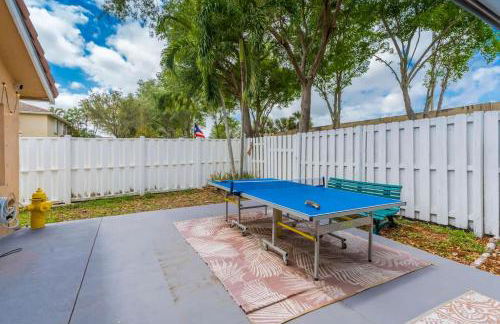 Designer Stylish Villa by Sawgrass with Hot Tub and Arcade Games - Foto 14