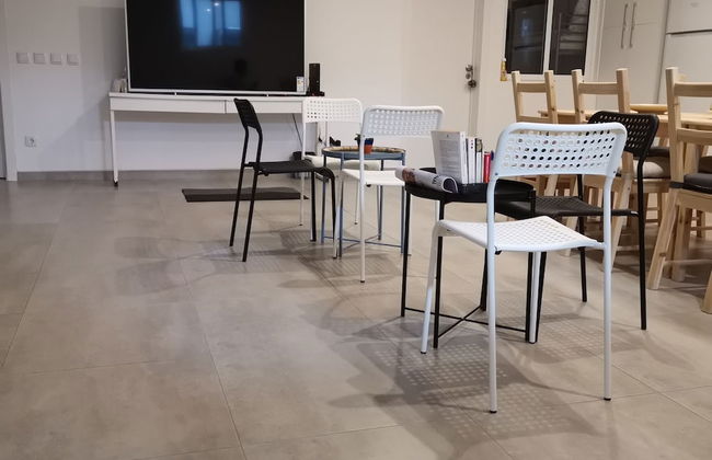 "room in Guest Room - Hostel Próximo A Praia P/ Surf Na Caparica" - Photo 11