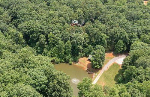 Couples Carriage House Retreat-Wineries & Hiking - Foto 15