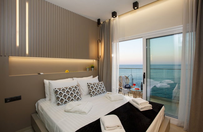 Hersonissos Beach Front Suites - Photo 5