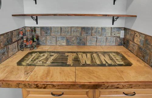 Charming Cottage w Pool, Walkable to Downtown - Foto 27