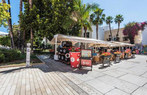 Malaga Centre Apartment with Parking - Photo 31