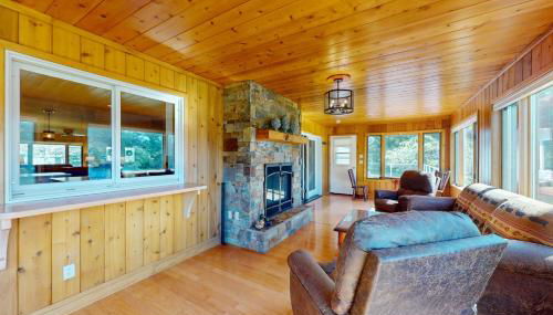 The 19th Hole Lakeside - Photo 4