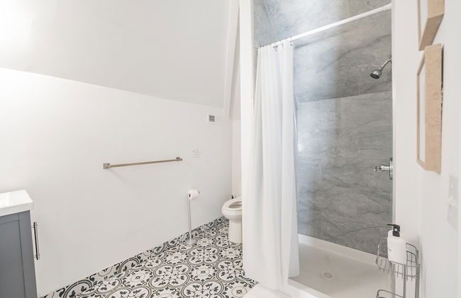 Pet Friendly 5BR Home near Downtown Detroit by RedAwning - Photo 29