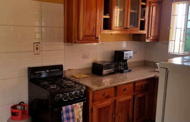 Holiday House Second floor Ste - Photo 5