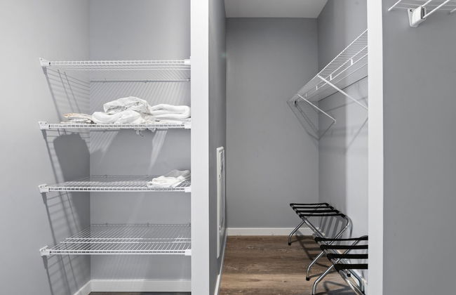 Furnished Apartments near Encore Boston - Photo 70