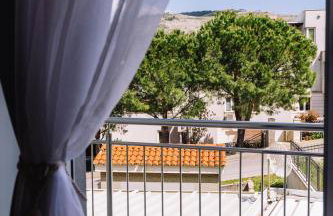 Brand New & Comfort Apartment L & L ,free parking + close to beach - Photo 13