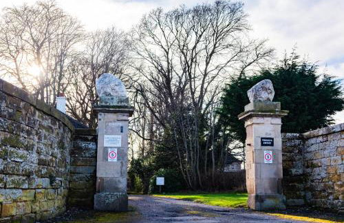 East Wing Apartment in Elgin - Foto 75