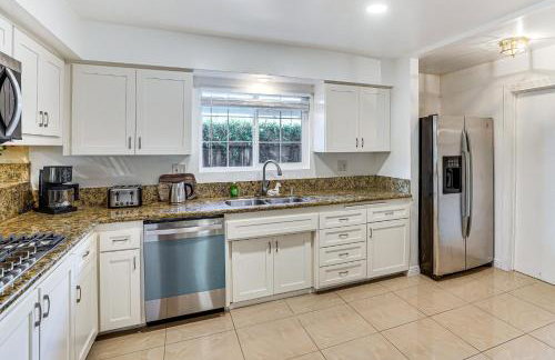 5 Mi to Anaheim Convention Center Retreat with Yard - Foto 10