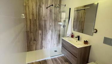 El almacén de Lola Relax, piscina y Vistas al Mar - Foto 4, Shower