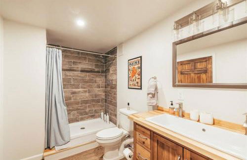 Waterfront, Newly Built, Spacious Apartment! - Foto 19