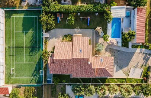 Villa Field Hill with Swimming Pool and Tennis Court - Foto 55