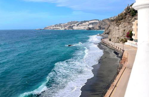 SEA SUITE Romantic Beachfront Apartment Cotobro Beach, Almuñecar - Photo 35
