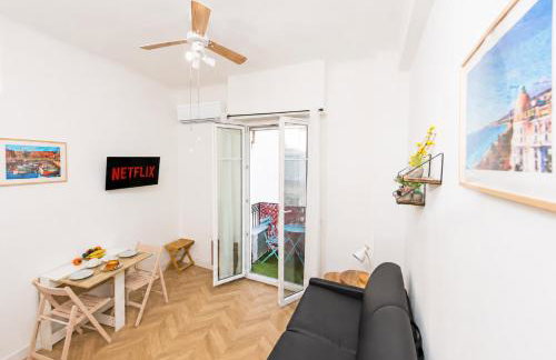 - - Superbe Studio avec Balcon - Nice Centre - - - Photo 3