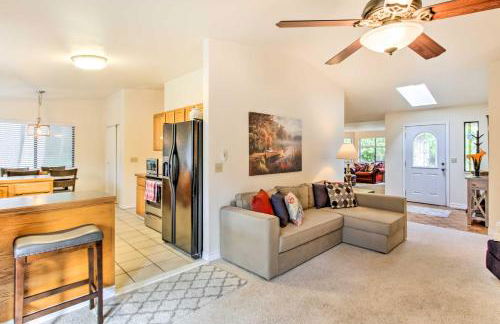 Quiet Lakefront Olympia Home with Dock on Half Acre - Foto 12