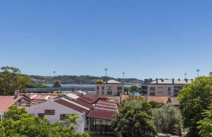 Charming Belém 3BDR Property by LovelyStay - Photo 7