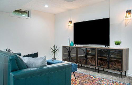 Cozy & Elegant Gem Fenced Yard BBQ & Games - Foto 37