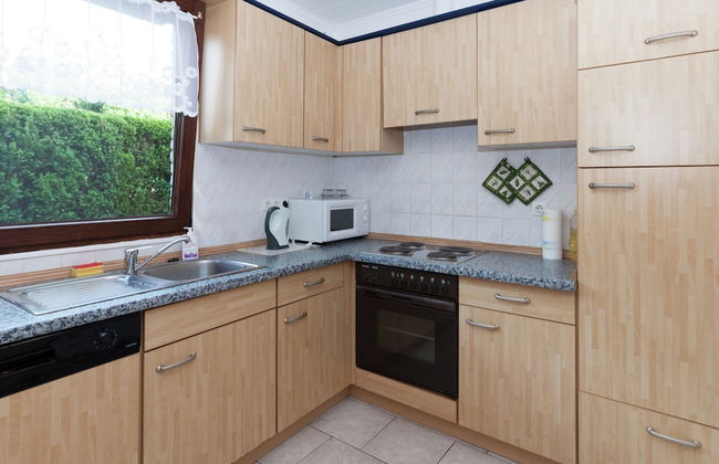 Ruhiger Bungalow am Hennesee mit Terrasse - Photo 2