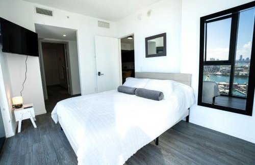Downtown Miami 2BR Retreat - Walk to Bayside & Port - Sleeps 6 - Foto 8