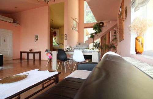 Six Steps From The Forest - Photo 55