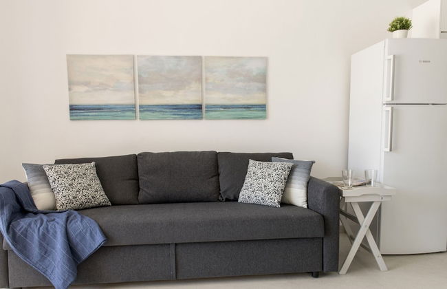 Bright Apartment Near Mountains - Photo 14