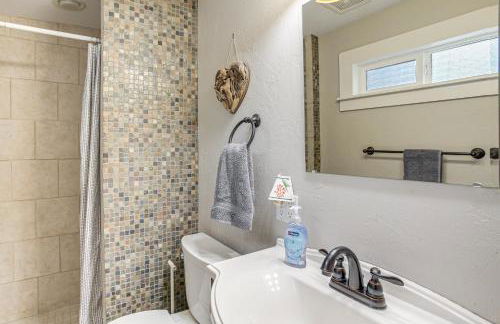 Walk to Town and Beaches! Cozy Home in Coeur dAlene - Foto 17