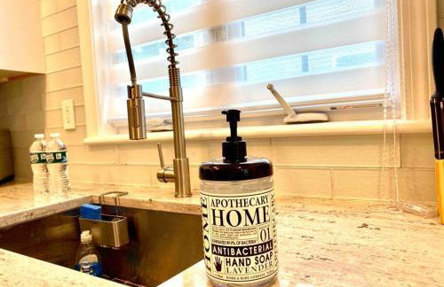 Luxury 3BD Condo in the heart of Providence - Photo 8